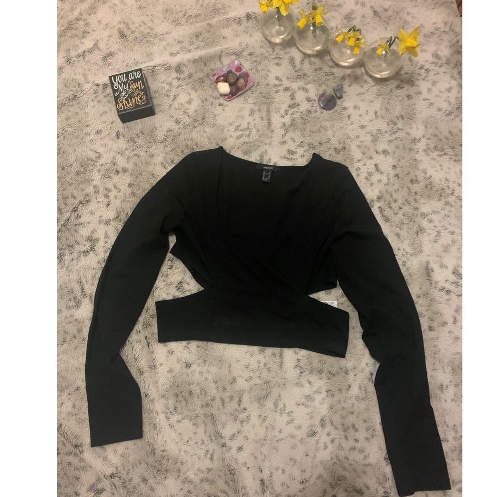 Forever 21 / Cut out Top